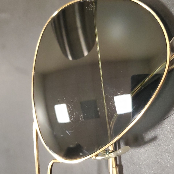 Classic Ray-Ban Aviators - Polarized - Picture 6 of 8